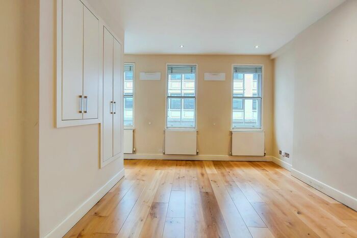 Studio To Rent In William Iv Street, London, WC2N