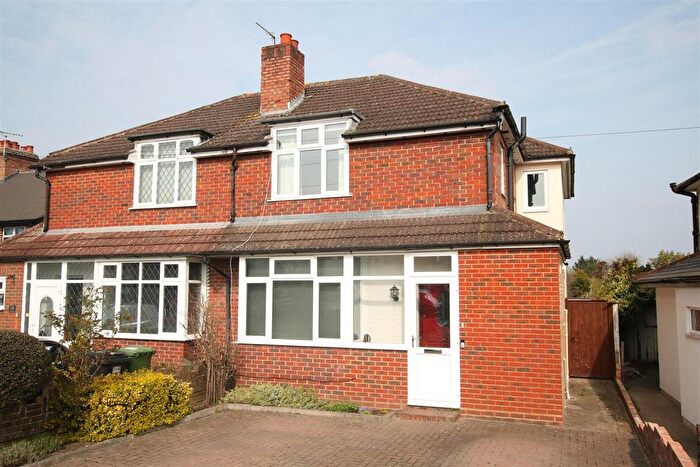 4 Bedroom Semi Detached House For Sale In Cobham Road, Fetcham, KT22