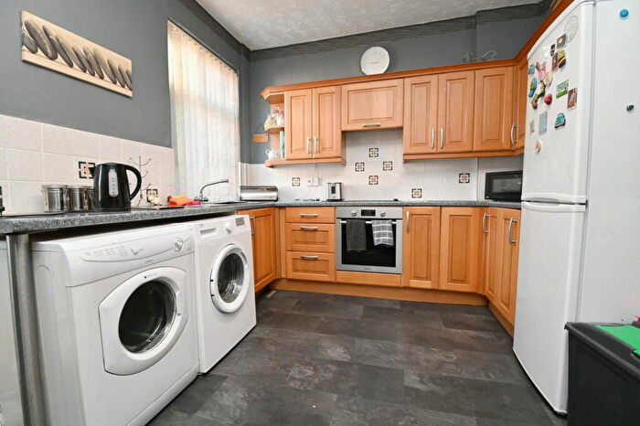 2 Bedroom Semi-Detached House For Sale In Kings Road, Cudworth, Barnsley, S72