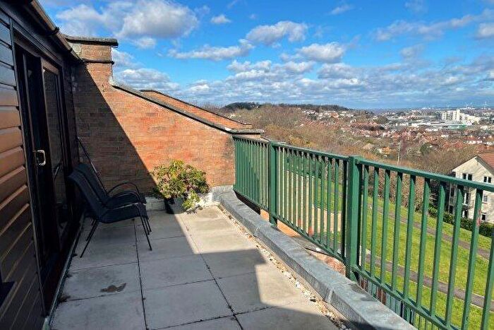 2 Bedroom Flat To Rent In Briary Road, Bristol, BS20