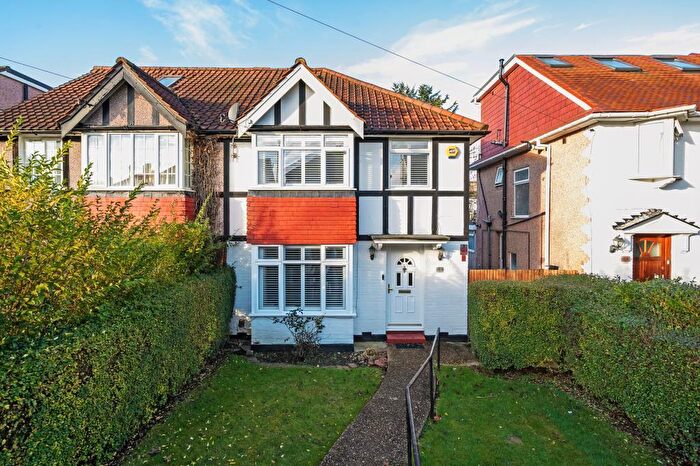 3 Bedroom Semi-Detached House To Rent In Edgware, Harrow, HA8