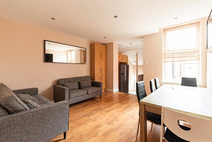 6 Bedroom Maisonette To Rent In Grosvenor Road, Jesmond, Newcastle Upon Tyne, NE2