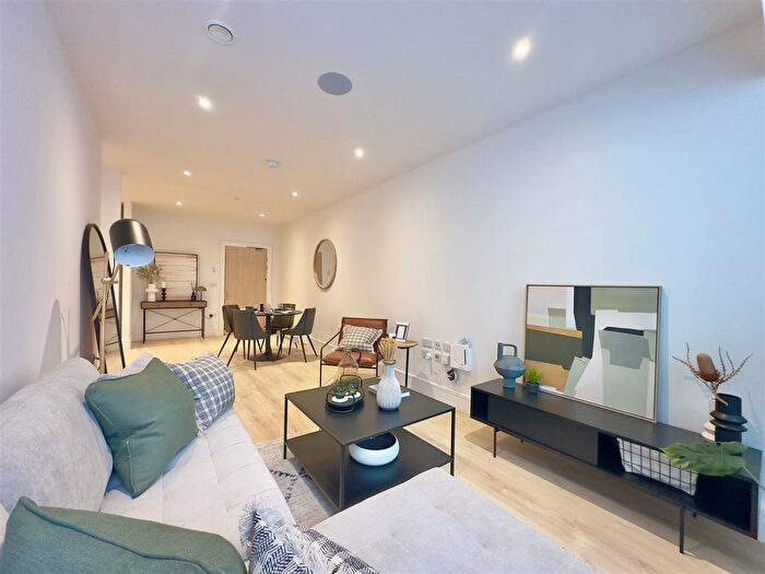 2 Bedroom Flat To Rent In Virginia House, Walton Street, Aylesbury, HP21