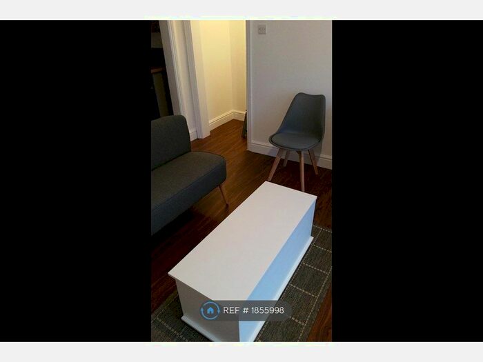 Studio To Rent In Eldon Square, Reading, RG1 - Photo 3