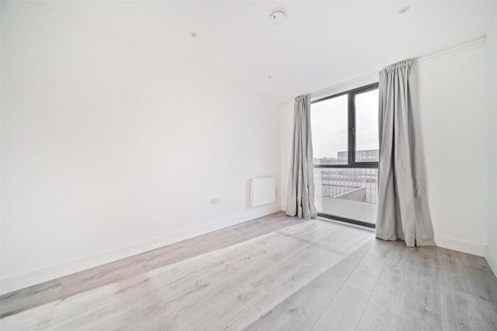 2 Bedroom Apartment To Rent In Obelisk Way, Camberley, Surrey, GU15