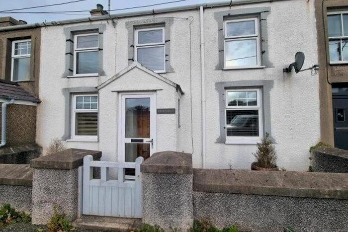 2 Bedroom Property To Rent In Lon Uchaf, Pwllheli, LL53