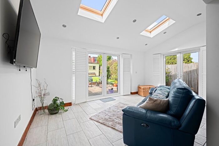 4 Bedroom End Terrace House For Sale In Ashen Drive, West Dartford, DA1