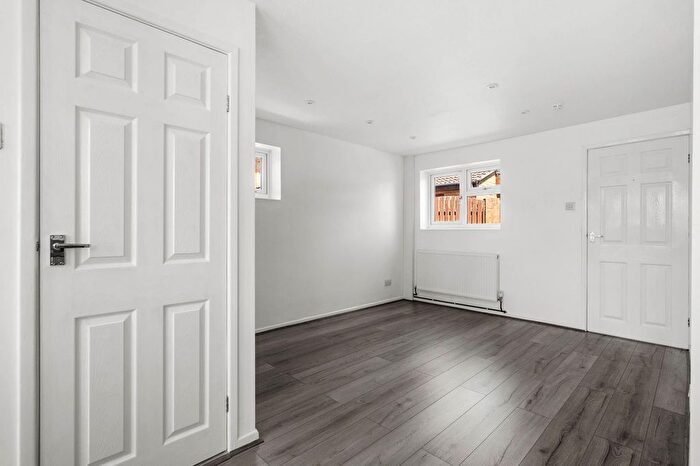 3 Bedroom End Of Terrace House For Sale In Berkeley Close, Whittington, Worcester., WR5