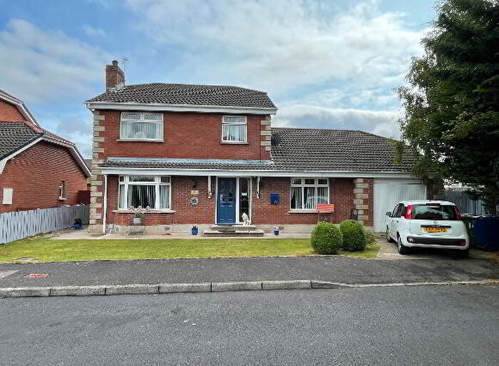 3 Bedroom Detached House With Garages For Sale In Glenwood Park, Lurgan, BT66