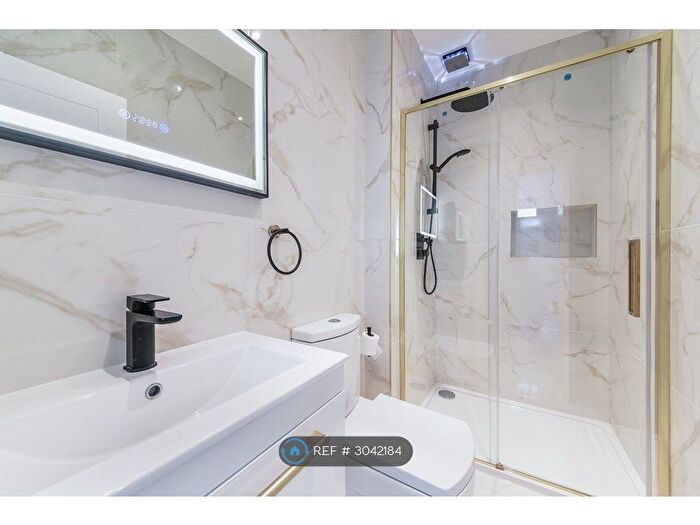 4 Bedroom Terraced House To Rent In Highbarrow Road, Croydon, CR0