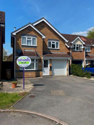 4 Bedroom Detached House To Rent In Kew Walk, Andover, SP10