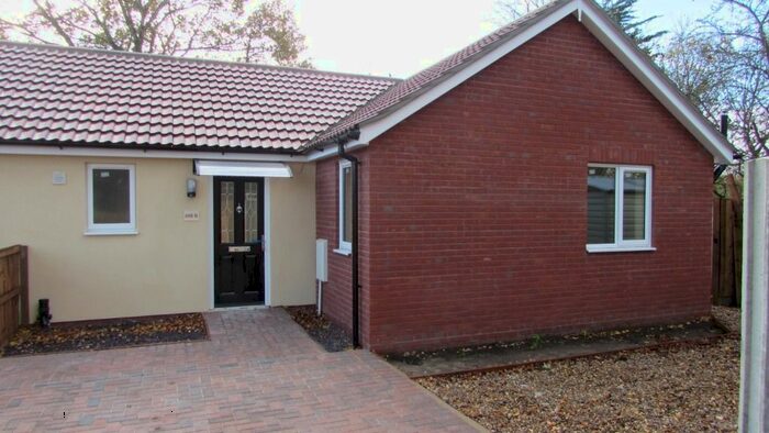 2 Bedroom Bungalow To Rent In Foxhall Road, Ipswich IP3