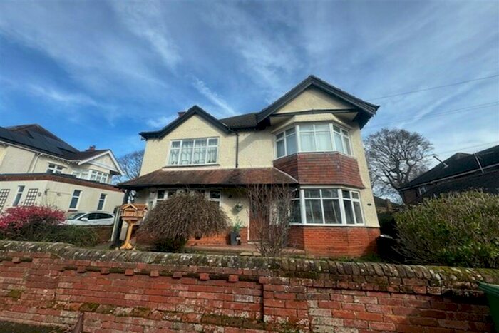 1 Bedroom Flat To Rent In Oakmount Avenue, Highfield, SO17