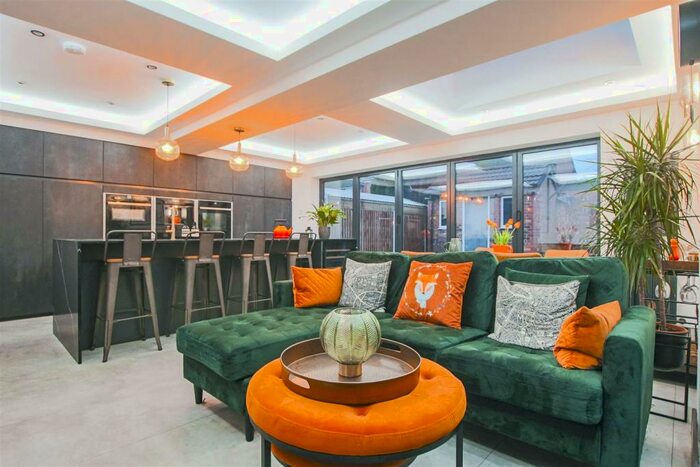 3 Bedroom Semi-Detached House To Rent In Dryden Avenue, Swinton, M27