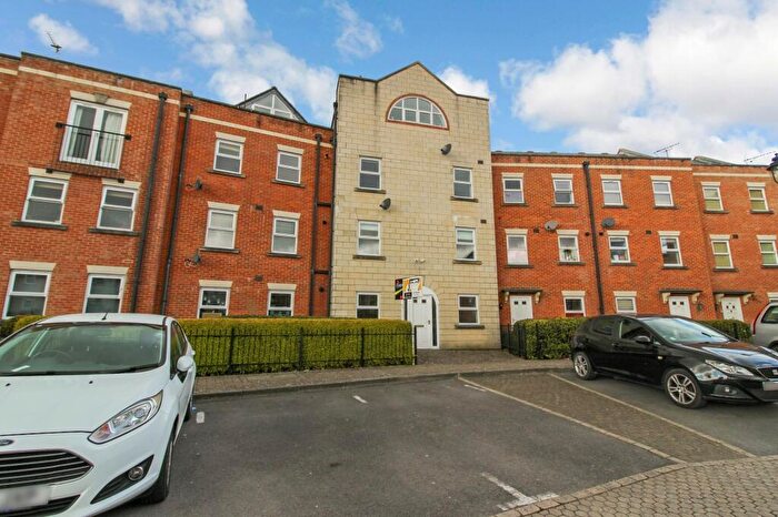 2 Bedroom Apartment To Rent In Godwin Court, Swindon, SN1