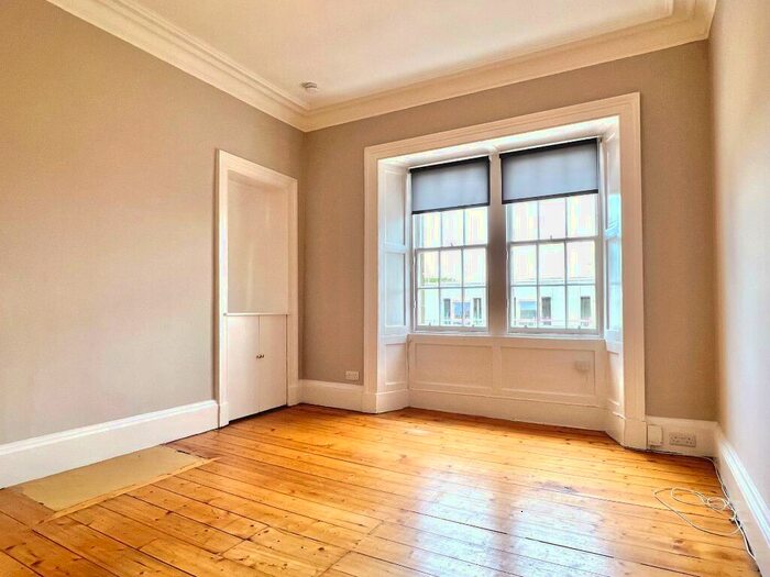 2 Bedroom Flat To Rent In Montrose Terrace, Easter Road, Edinburgh, EH7