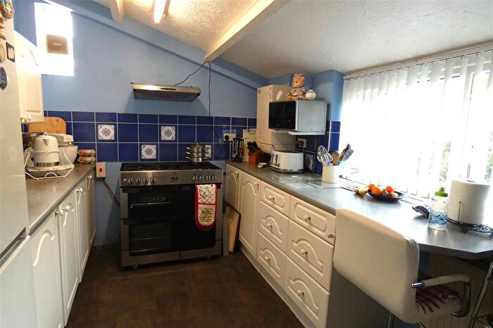 3 Bedroom Bungalow For Sale In Sunny View, Thurston Lane, Sardis, Milford Haven, SA73