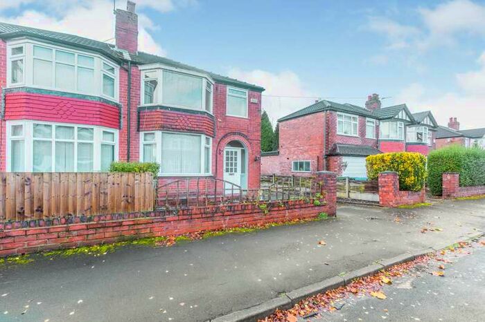 3 Bedroom Semi-Detached House To Rent In Craddock Road, Sale, Manchester, M33