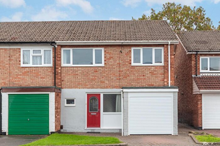 3 Bedroom End Of Terrace House For Sale In Chesterfield Close, Birmingham, West Midlands, B31