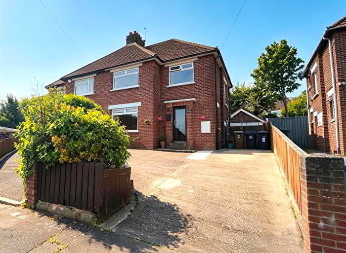 4 Bedroom Semi-Detached House For Sale In Sarajac Crescent, Belfast, BT14