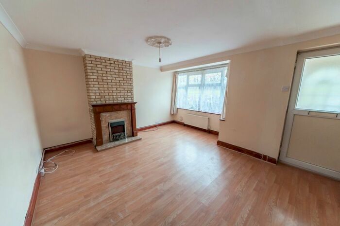 3 Bedroom Terraced House To Rent In Scrattons Terrace, Barking, IG11