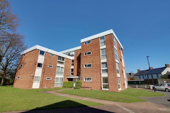 Studio To Rent In Avalon Close, Enfield, EN2