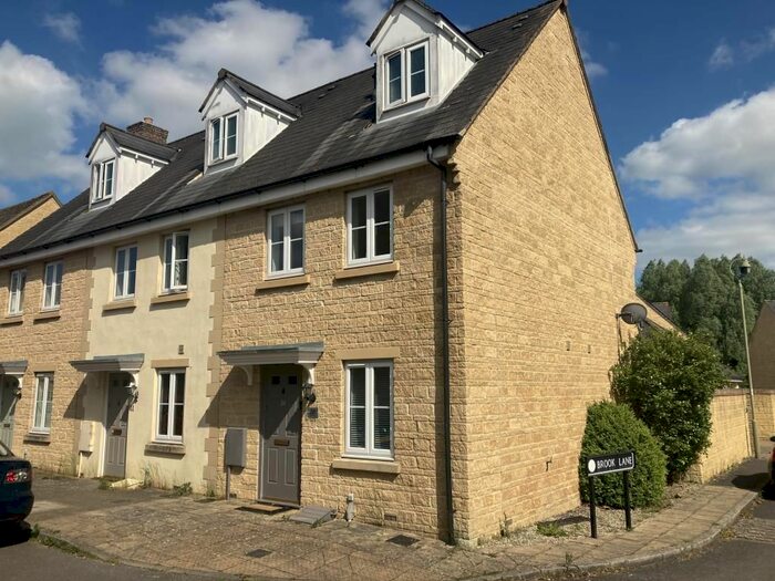 3 Bedroom Semi-Detached House To Rent In Woodley Green, Witney, OX28