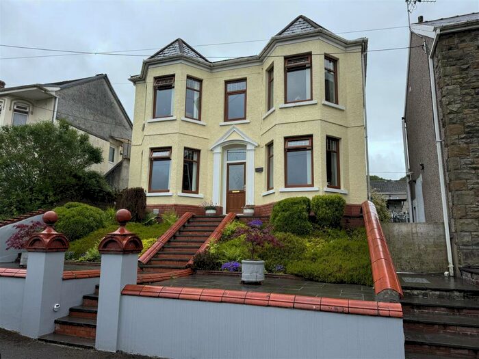 3 Bedroom Detached House For Sale In Ceidrim Road, Garnant, Ammanford, SA18