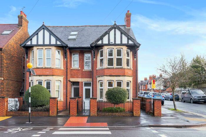 6 Bedroom Semi-Detached House To Rent In Windmill Road, Oxford, Hmo Ready Sharers, OX3