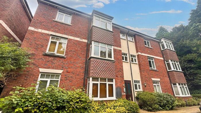 2 Bedroom Apartment For Sale In Trinity Court, Moseley, B13