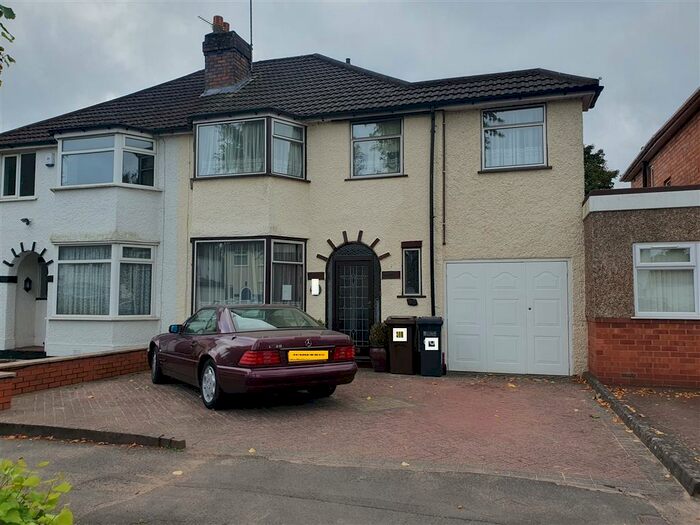 3 Bedroom Link Detached House To Rent In Stanway Road, Shirley, Solihull, B90
