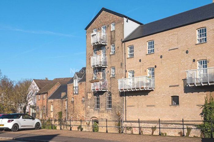 2 Bedroom Flat For Sale In Steam Flour Mill, St Neots, PE19