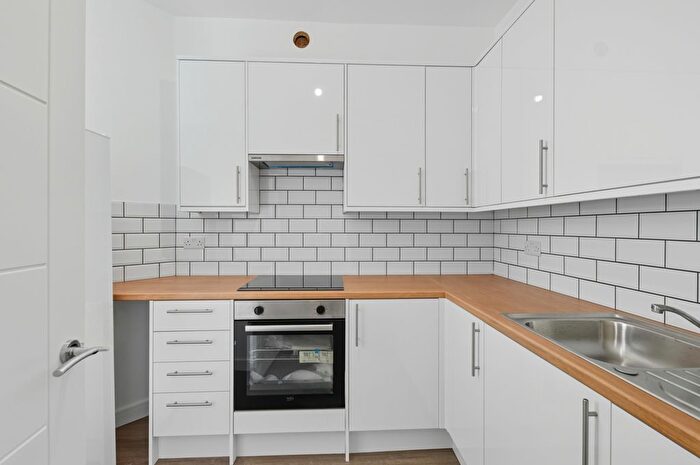 2 Bedroom Flat To Rent In Seven Sisters Road, London, N15