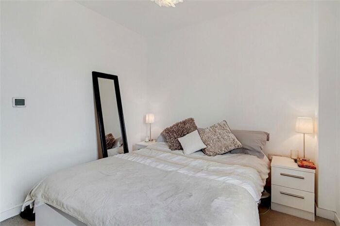 2 Bedroom Apartment To Rent In Yeoman Court London, E14