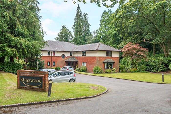 2 Bedroom Flat For Sale In Crossways Road, Hindhead, Hampshire, GU26