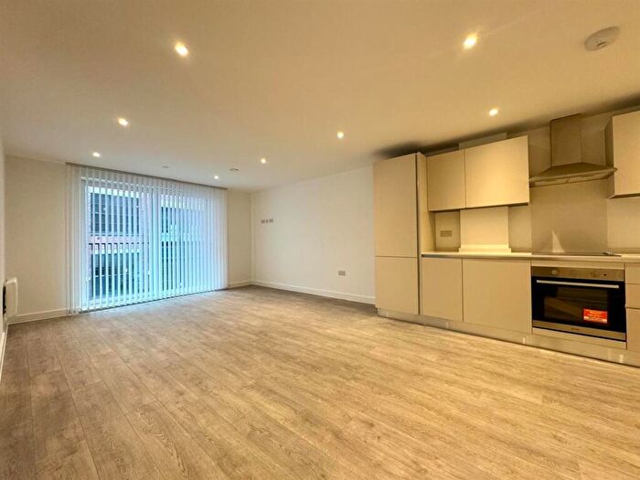 1 Bedroom Apartment To Rent In Green Street, Birmingham, B12