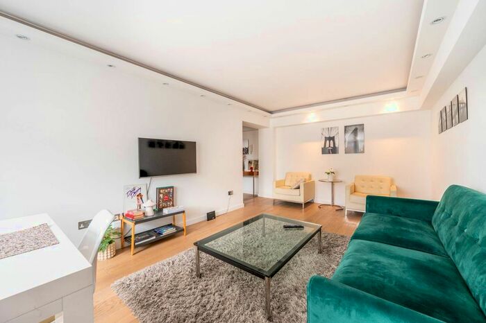 1 Bedroom Flat To Rent In Harley Street, Marylebone, London, W1G