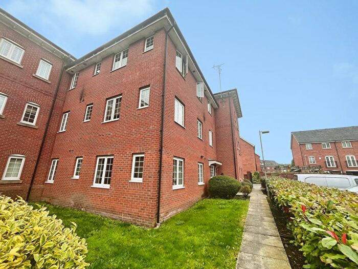 2 Bedroom Flat To Rent In Churchbeck Chase, Stoneclough, M26
