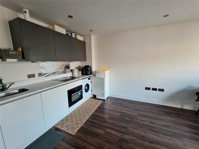 2 Bedroom Apartment To Rent In The Quadrant, Sand Pits, Birmingham, B1