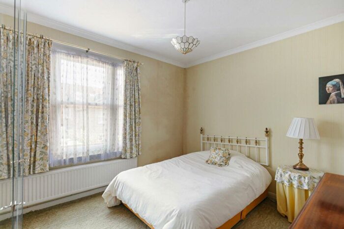 2 Bedroom Terraced House For Sale In Alton Road, Richmond, TW9