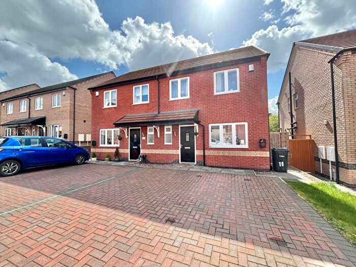 3 Bedroom Semi Detached House For Sale In South Lake Close, Nottingham, NG6