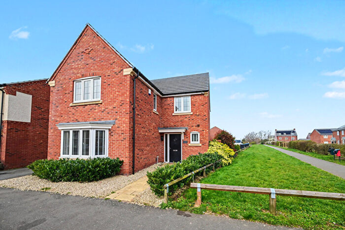 4 Bedroom Detached House For Sale In Trussell Way, Cawston, Rugby, CV22