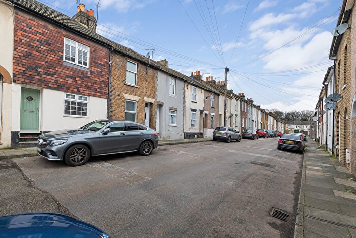 2 Bedroom Terraced House To Rent In East Street, Chaltham, London, ME4