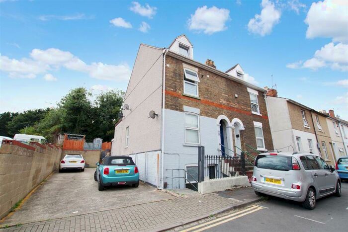 1 Bedroom Maisonette To Rent In Cross Street, Old Town, Swindon, SN1