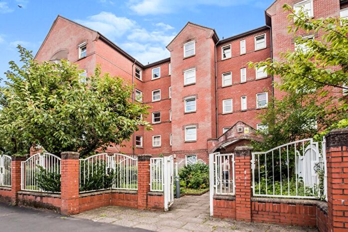 1 Bedroom Flat To Rent In Melrose Apartments, Hathersage Road, Manchester, M13