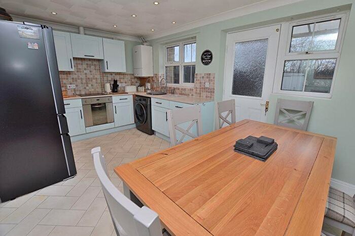 3 Bedroom End Of Terrace House For Sale In Goshawk Way, Tattershall, LN4