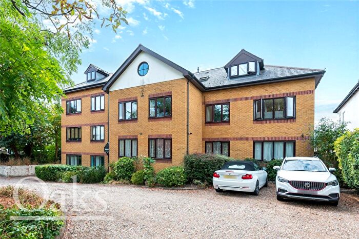 3 Bedroom Apartment To Rent In South Norwood Hill, South Norwood, SE25