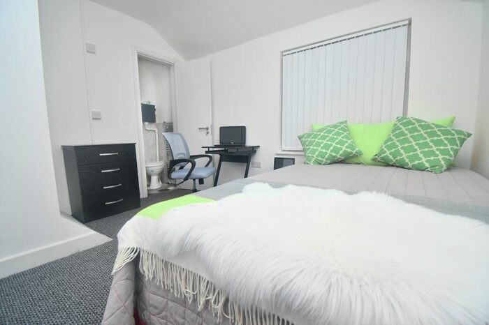 2 Bedroom Property To Rent In Langdale Road, Lancaster, LA1