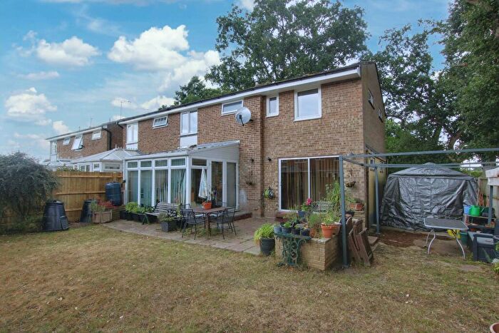 4 Bedroom Semi-Detached House For Sale In North Baddesley, Southampton, SO52
