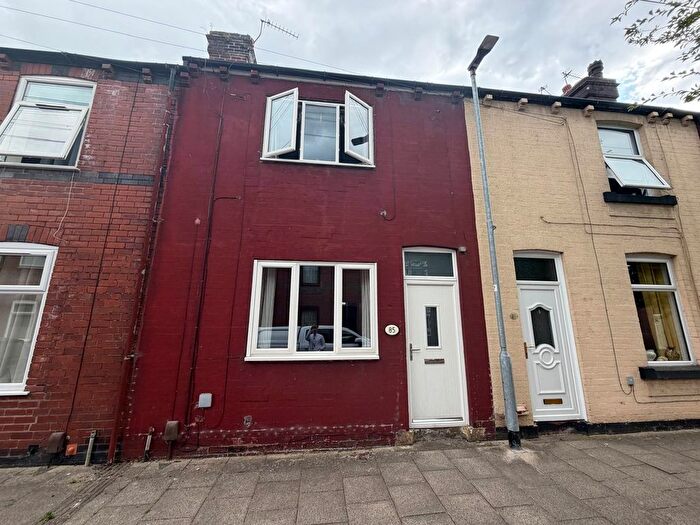 2 Bedroom Terraced House For Sale In William Street, Castleford, WF10